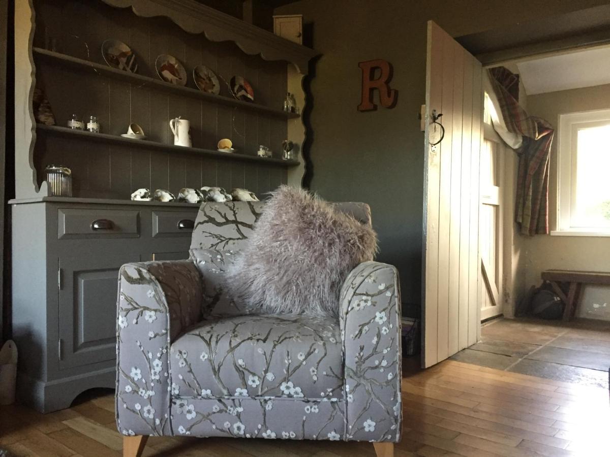 Efail Y Garn Bed & Breakfast Swansea Bagian luar foto