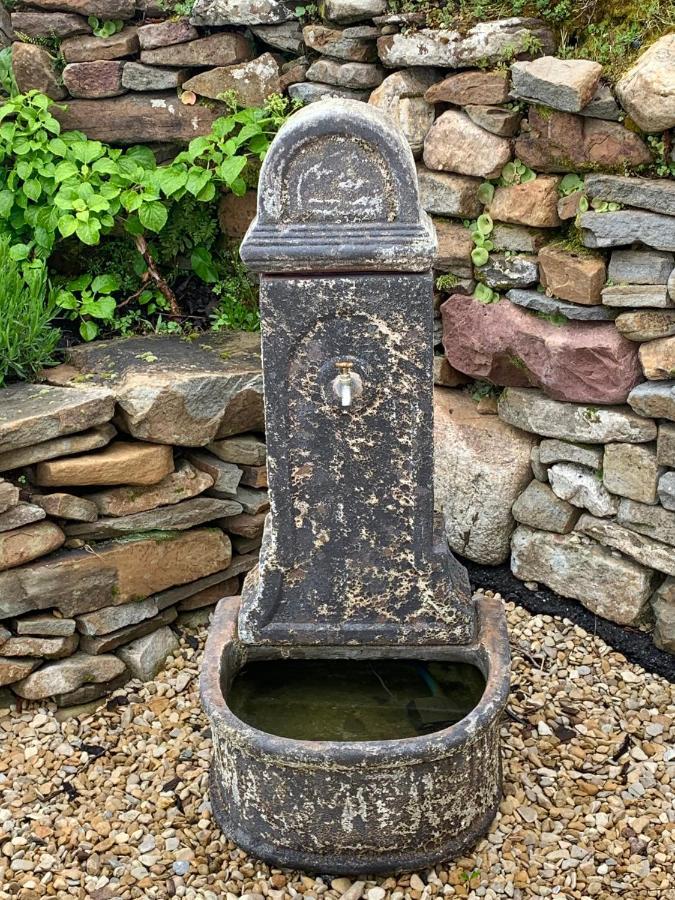 Efail Y Garn Bed & Breakfast Swansea Bagian luar foto
