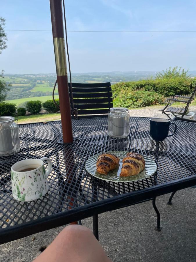 Efail Y Garn Bed & Breakfast Swansea Bagian luar foto