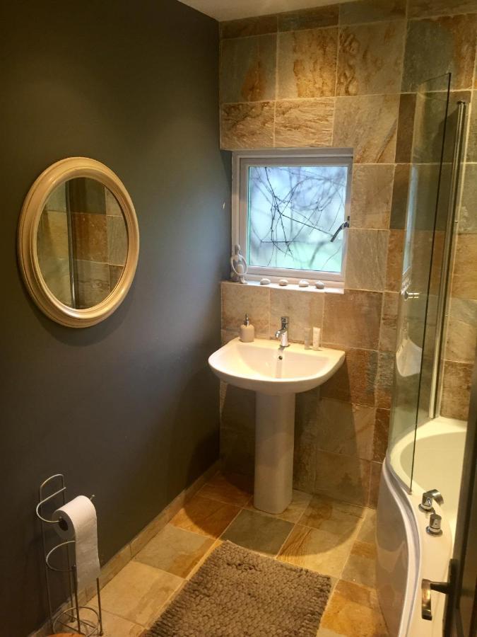 Efail Y Garn Bed & Breakfast Swansea Bagian luar foto